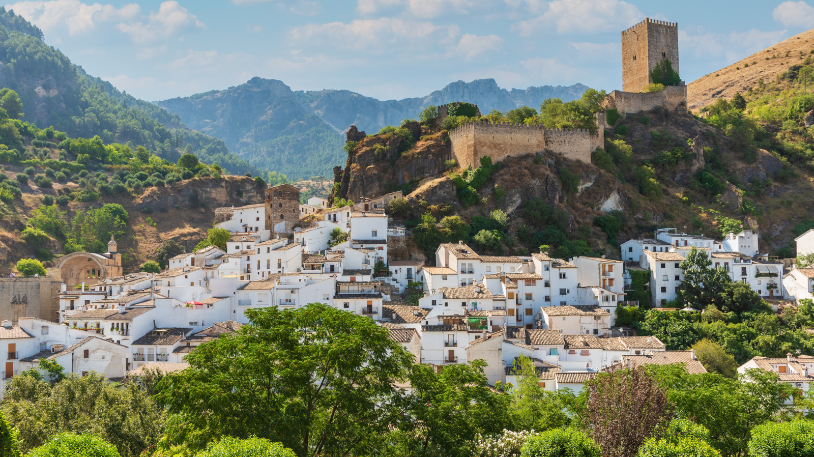 L'une des villes les plus amicales d'Europe propose de délicieuses tapas et des sentiers de randonnée dans les collines espagnoles