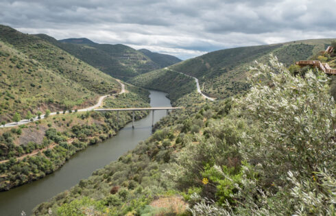 Cette région portugaise rarement visitée est connue pour ses magnifiques paysages sauvages et ses reliques préhistoriques