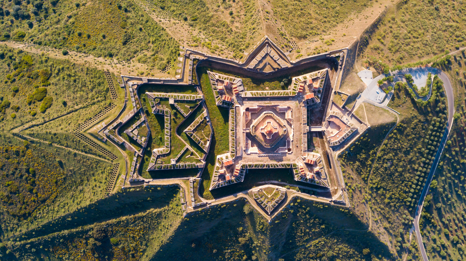 La «reine de la frontière» du Portugal est une ville grandiose avec des forts en forme d'étoile et un vin fluide