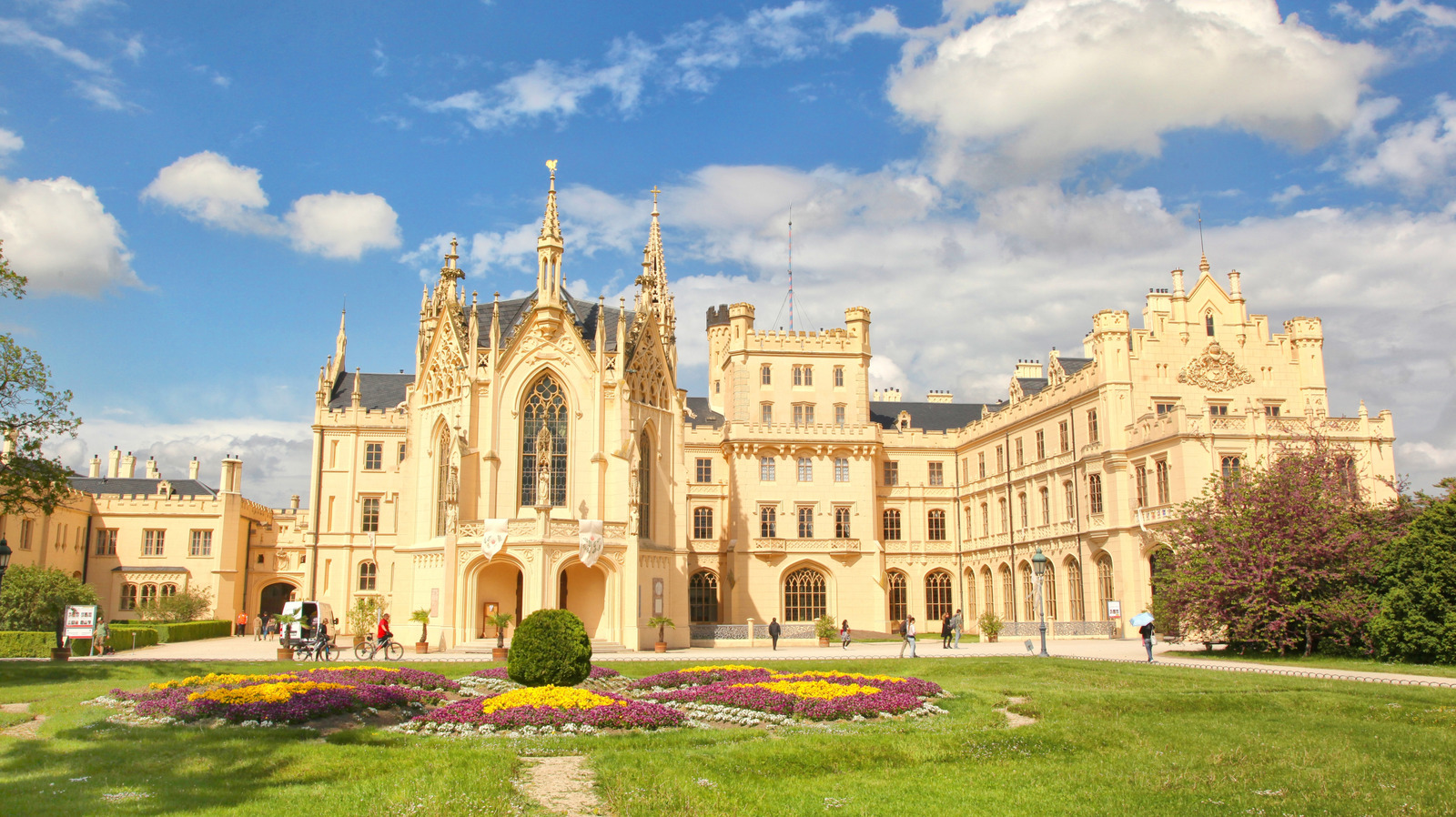 Niché dans la République tchèque se trouve une ville pittoresque à l'un des châteaux les plus captivants d'Europe