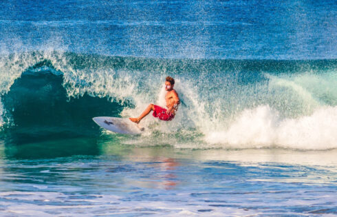 Puerto Escondido possède un hôtel sans effort sans effort mélangeant la culture de surf avec style boutique au Mexique
