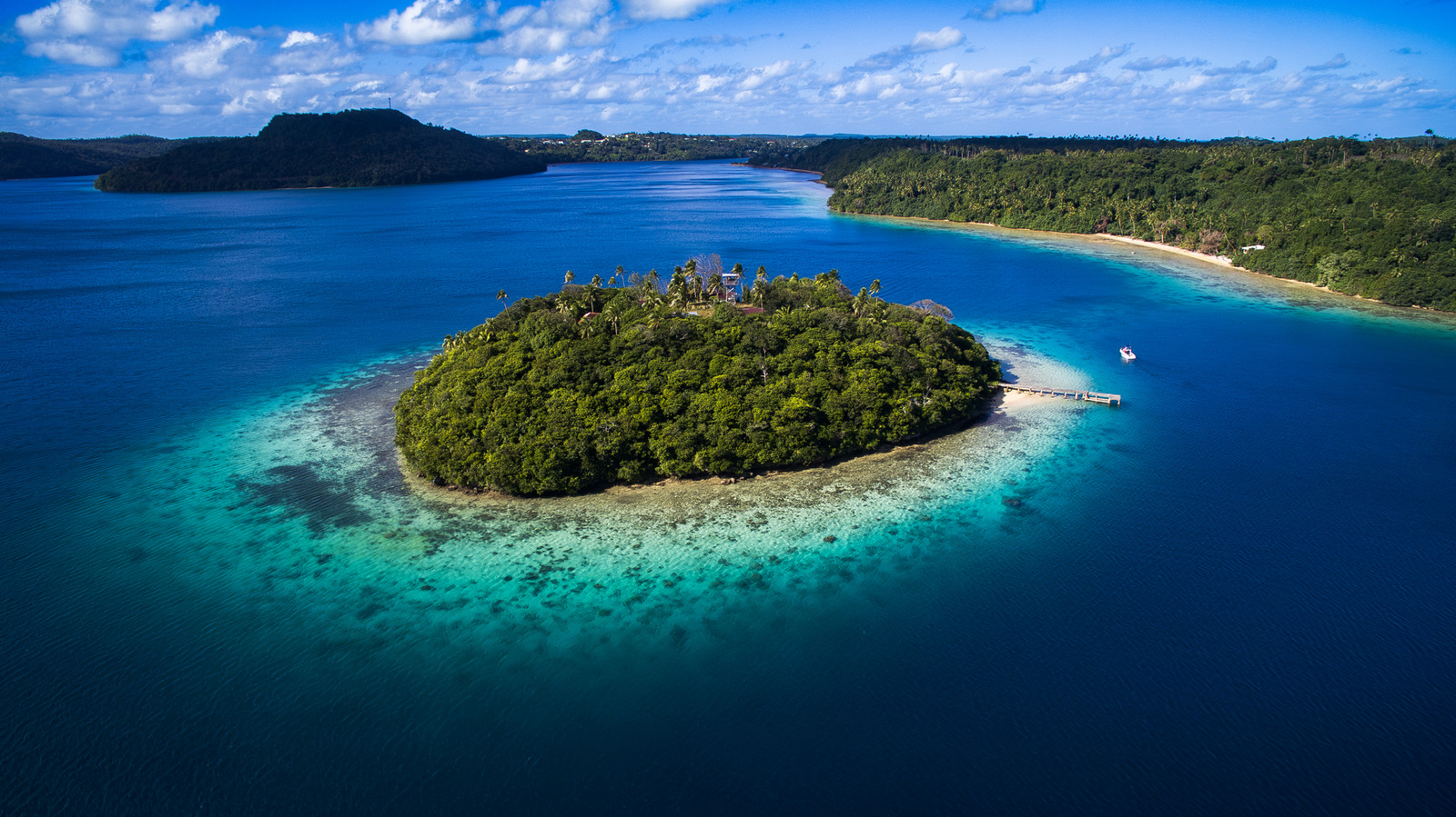 Cette nation insulaire polynésienne est remplie de forêts verdoyantes, de volcans ardents et de plages blanches brillantes