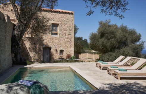 Cet hôtel grec chic est Hidden Island Haven de Crete avec une cuisine alléchante et un charme historique