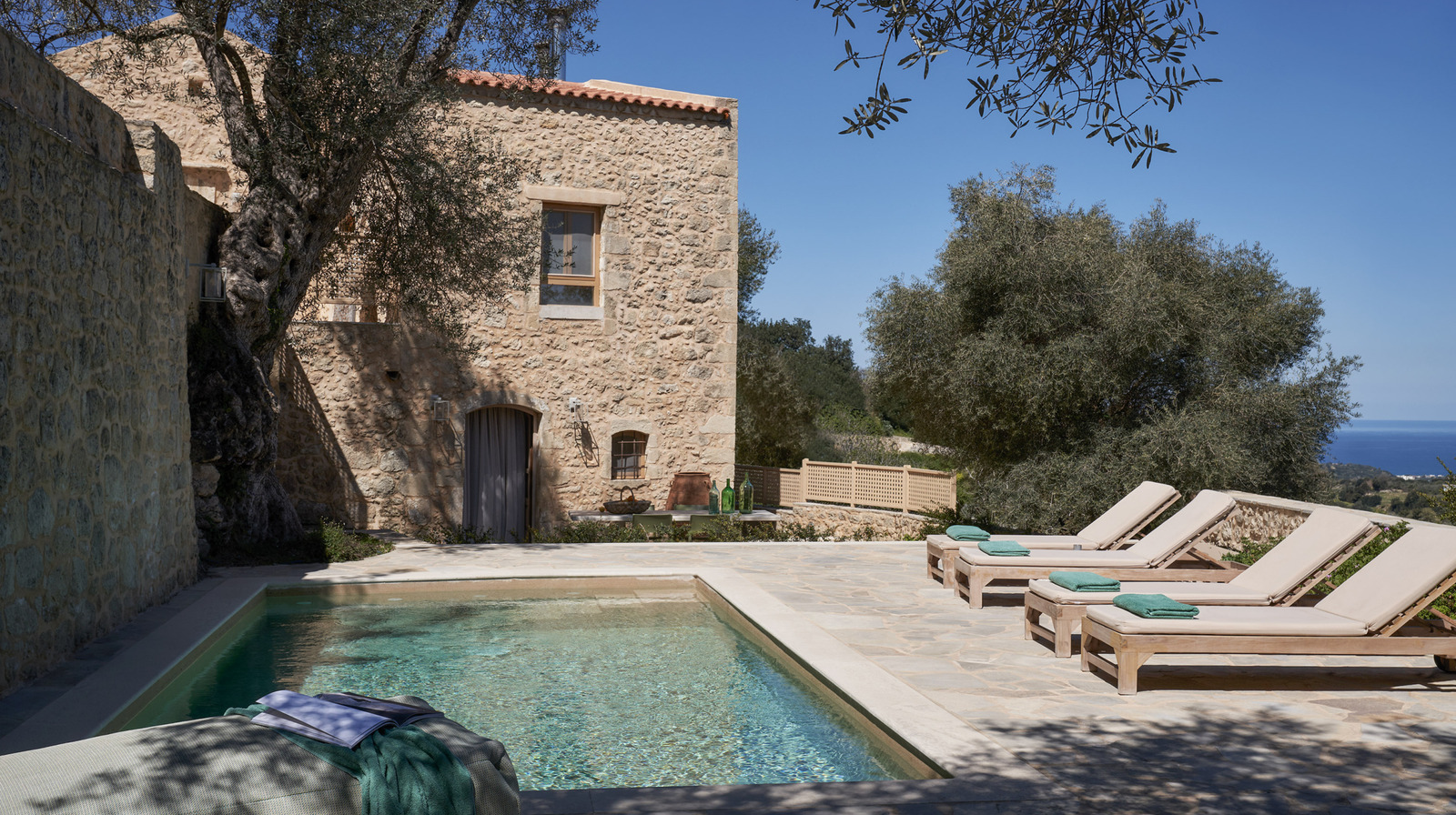 Cet hôtel grec chic est Hidden Island Haven de Crete avec une cuisine alléchante et un charme historique