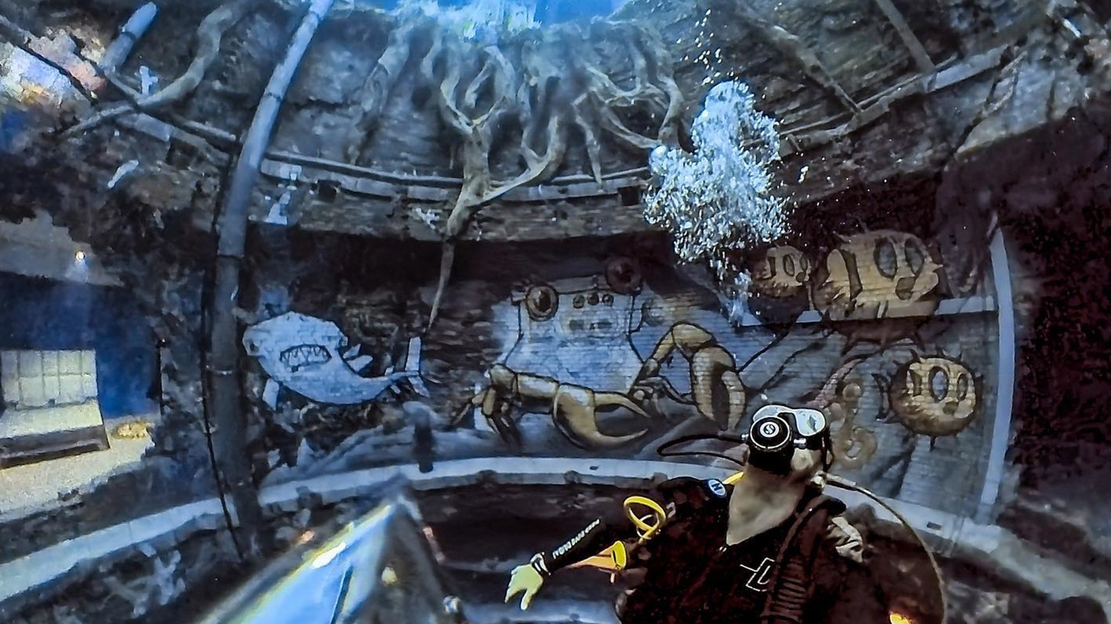 `` La piscine la plus profonde du monde '' à Dubaï ressemble à une ville submergée pour la plongée et la plongée en apnée