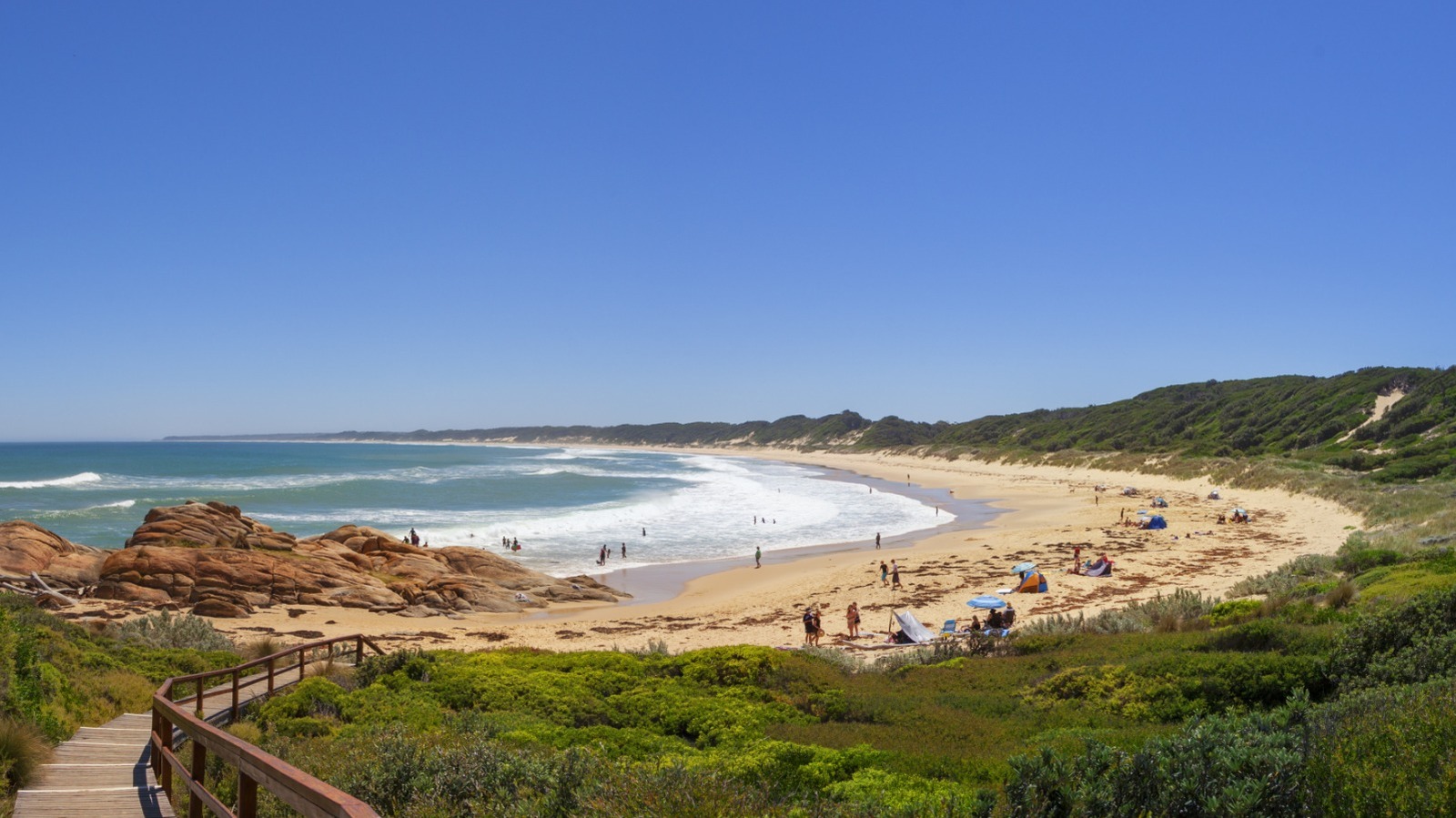 Situé entre Sydney et Melbourne se trouve le parc côtier de l'Australie où de superbes plages vous attendent