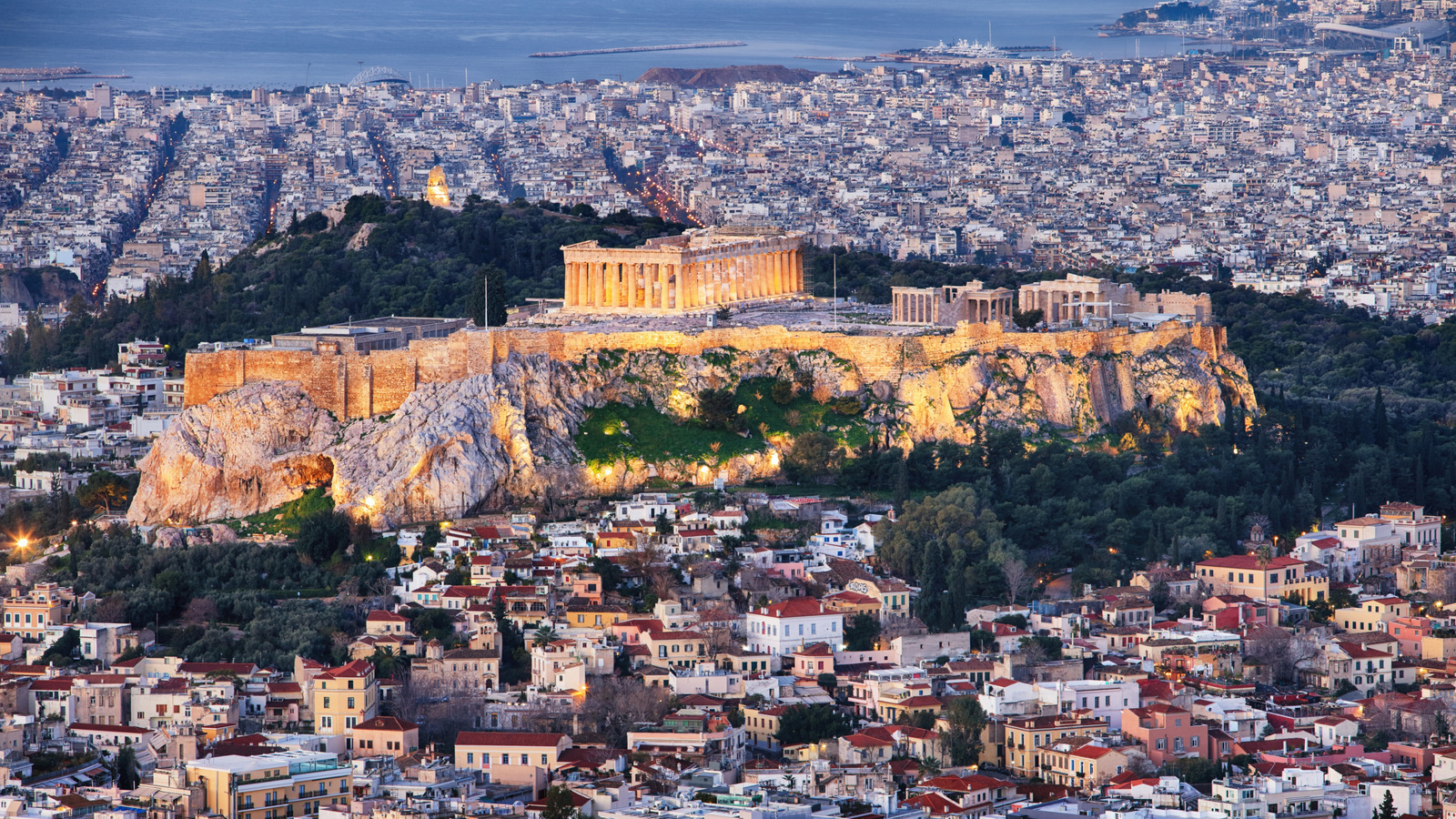 Rick Steves a appelé ce district d'Athènes, l'un de ses quartiers «swankier» avec un charme artistique unique
