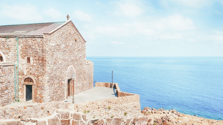 Une vue de la cathédrale Cattedrale di Sant'antonio Abate à Castelsardo