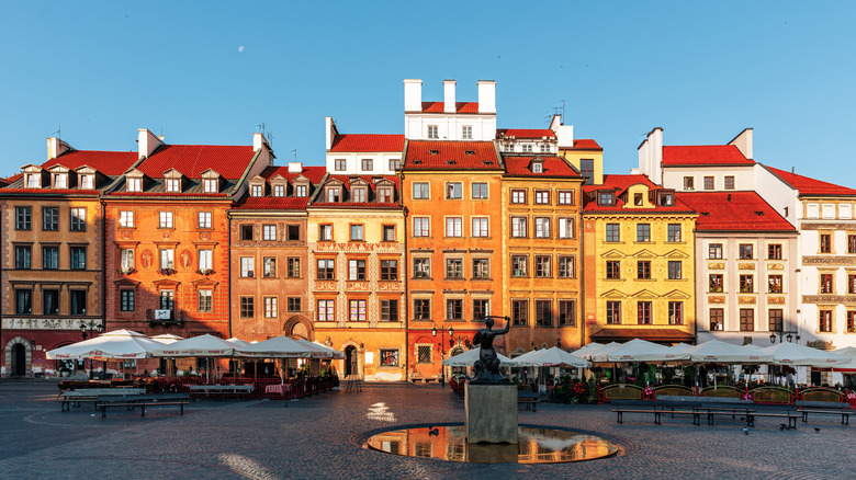 Maisons colorées dans la vieille ville de Varsovie, en Pologne