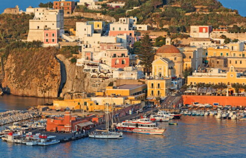 Situé entre Rome et Naples est l'archipel italien offrant une destination de vacances à l'île abordable