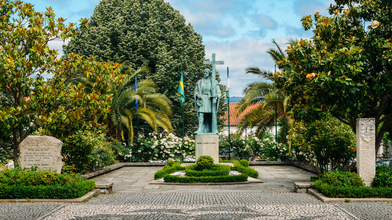 Une statue de Pedro Álvares Cabral à Belmonte, Portugal