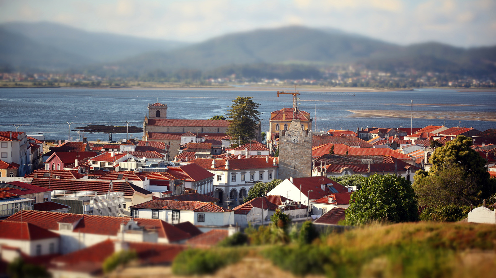 L'un des secrets les mieux gardés du Portugal est une ville de retraite parfaite mélangeant les montagnes à proximité avec les plages de l'océan