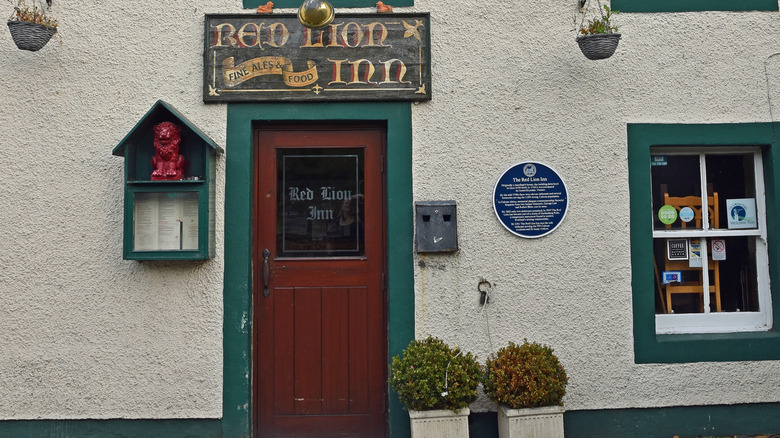 Vue extérieure de Red Lion Inn à Culross