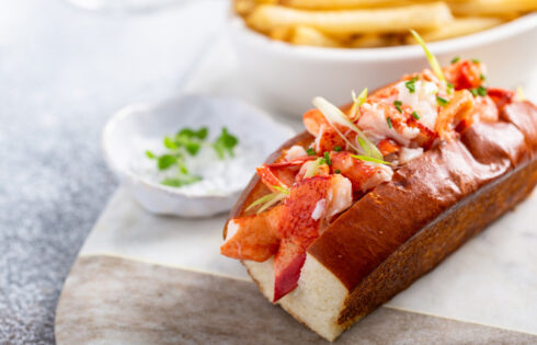 L'un des meilleurs rouleaux de homard du monde ne se trouve pas en Nouvelle-Angleterre, mais dans cette capitale européenne adaptée aux gourmets