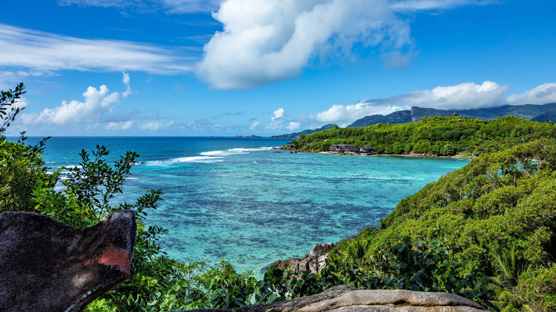 Vue de l'océan Indien depuis l'île de Moyenne
