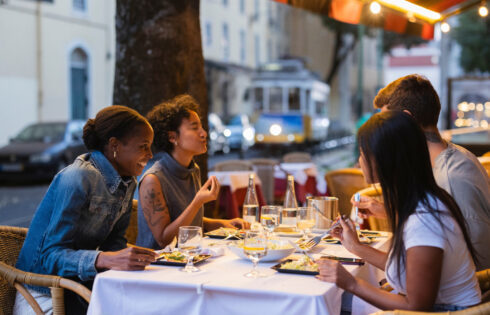 Si vous le repérez à l'entrée de n'importe quel restaurant européen, c'est probablement un piège à tourisme