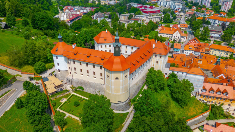 Vue du château de Skofja Loka en Slovénie