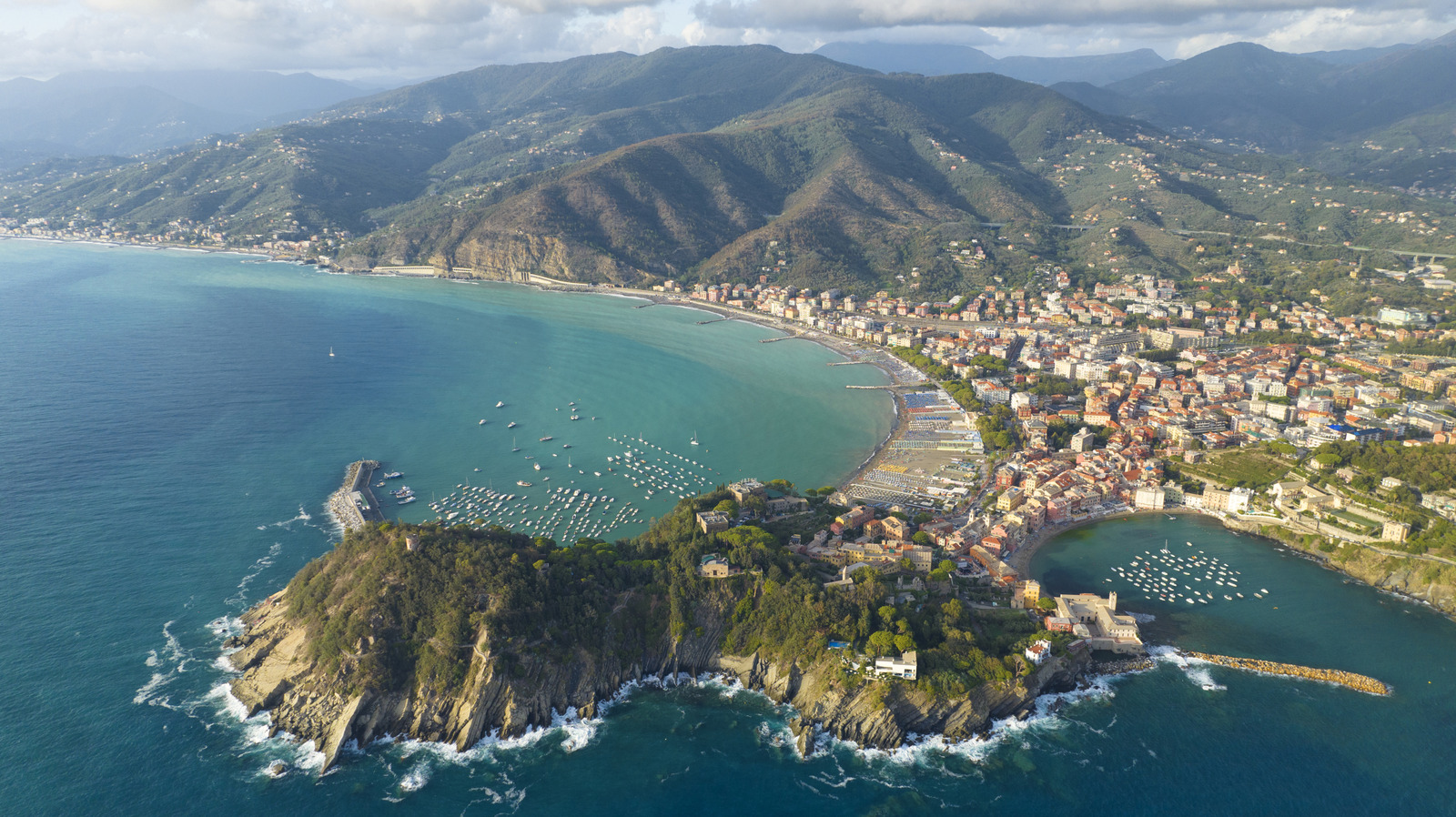 Rick Steves suggère cette ville balnéaire sur la Riviera italienne pour le charme Cinque Terre sans la foule