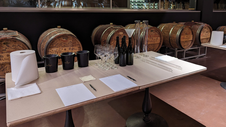 Station de mélanges de barils et de vin