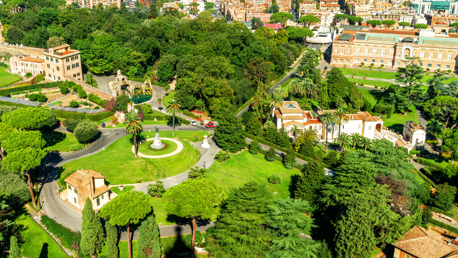 `` The Pope's Playground '' est un magnifique jardin italien parfait pour les amoureux de la nature et de l'histoire