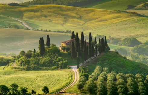 Perché sur une colline se trouve ce site médiéval de l'UNESCO avec certaines des meilleures plats, vins et vues d'Italie