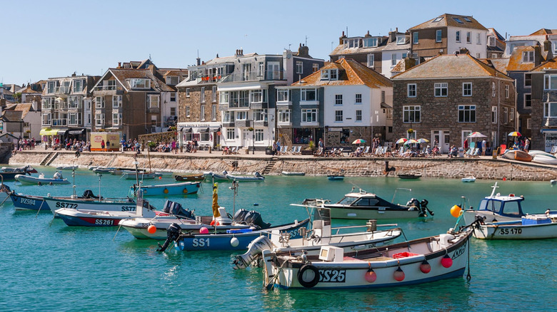Bateaux dans le port de St. Ives, Cornwall.