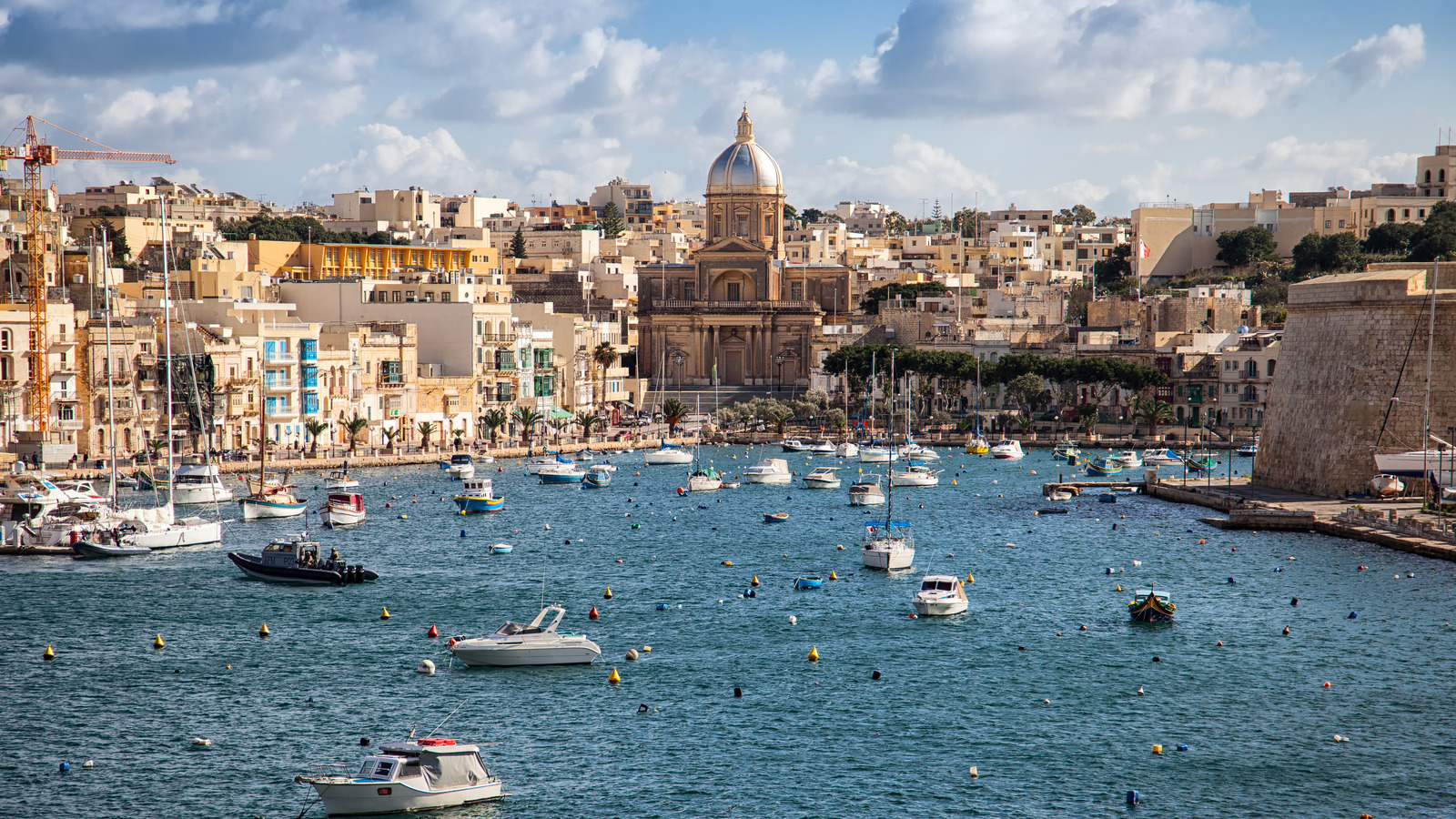 La ville côtière sous-estimée de Malte est un joyau caché avec une vie nocturne florissante et une belle architecture