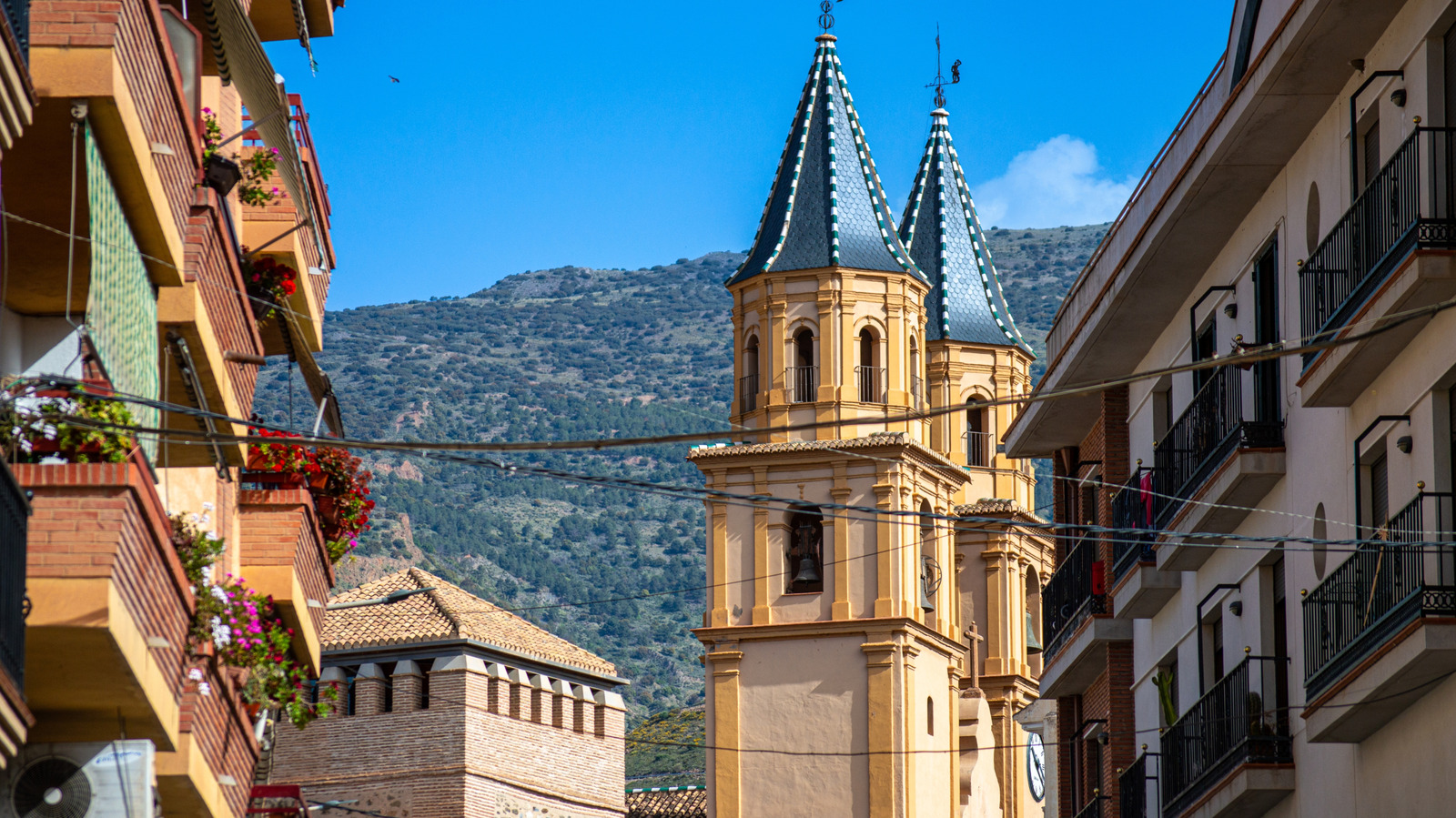 L'une des destinations de vacances les plus sous-estimées d'Espagne est une ville de montagne connue pour les retraites spirituelles