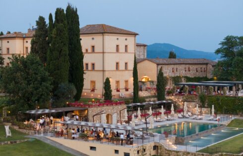 L'un des plus beaux hôtels de la campagne italienne est un vrai rêve toscan niché dans un château de 1000 ans