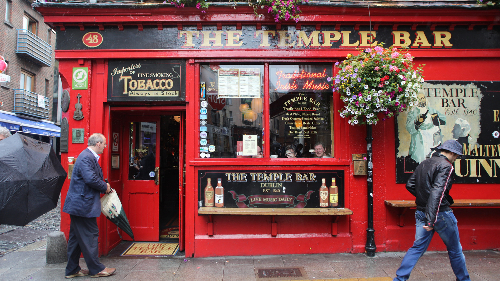 Les règles essentielles de l'étiquette de pub que vous devez savoir avant de boire en Irlande