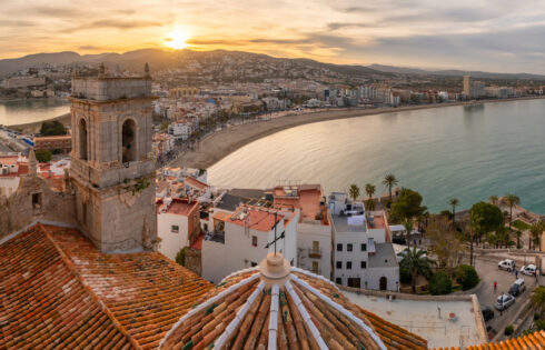 Sandwich entre Barcelone et Valencia est une ville balnéaire méditerranéenne avec des ruines anciennes et des criques secrètes