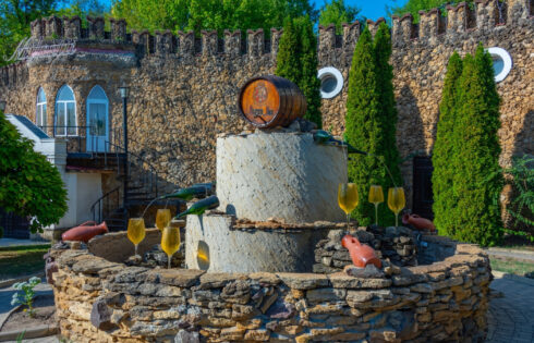 La plus grande cave à vin au monde se cache dans l'un des pays viticoles les plus sous-estimés d'Europe