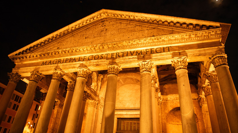 extérieur du panthéon la nuit