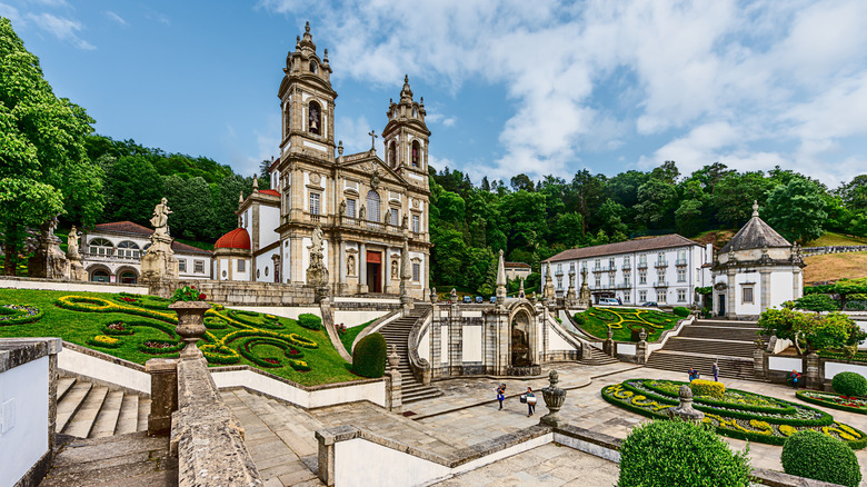 Le sanctuaire de Bom Jesus do Monte est un sanctuaire catholique portugais à Tenoes, à l'extérieur de la ville de Braga,