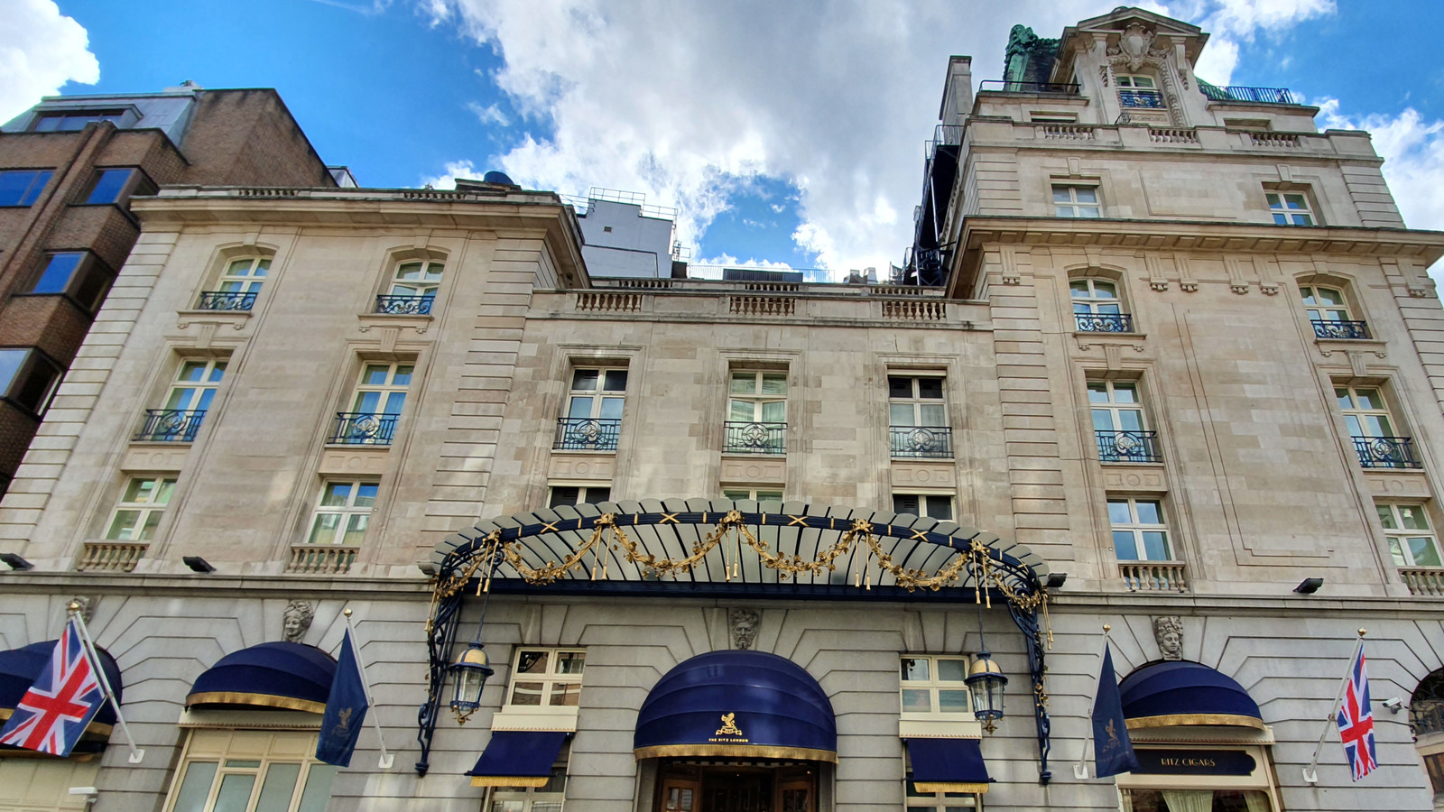 L'hôtel de célèbre de Londres est une expérience VIP indéniablement somptueuse connue pour avoir accueilli des célébrités