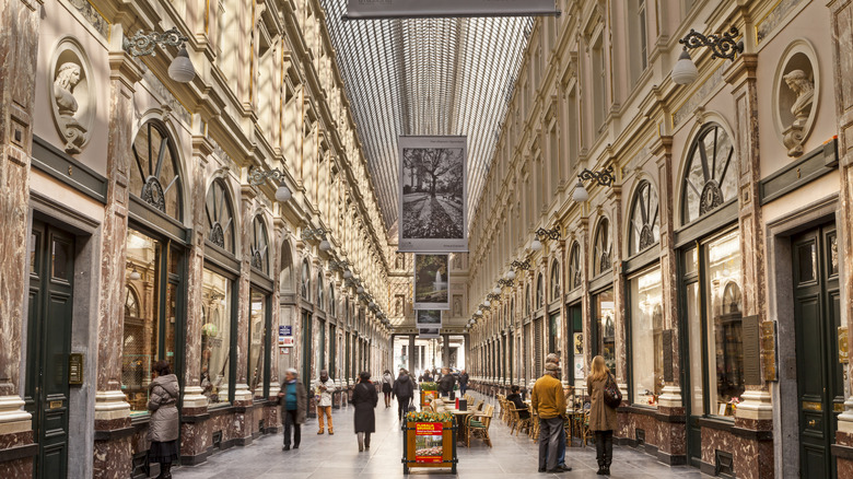 Galeries royale Saint-Hubert à Bruxelles, Beligum