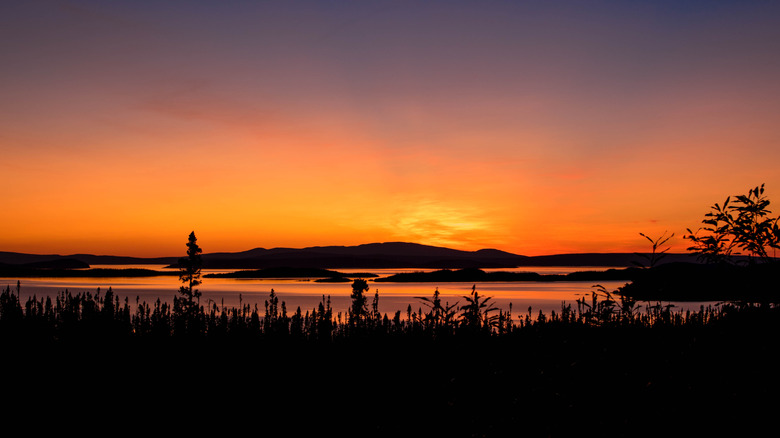 Lac Manicouagan au coucher du soleil
