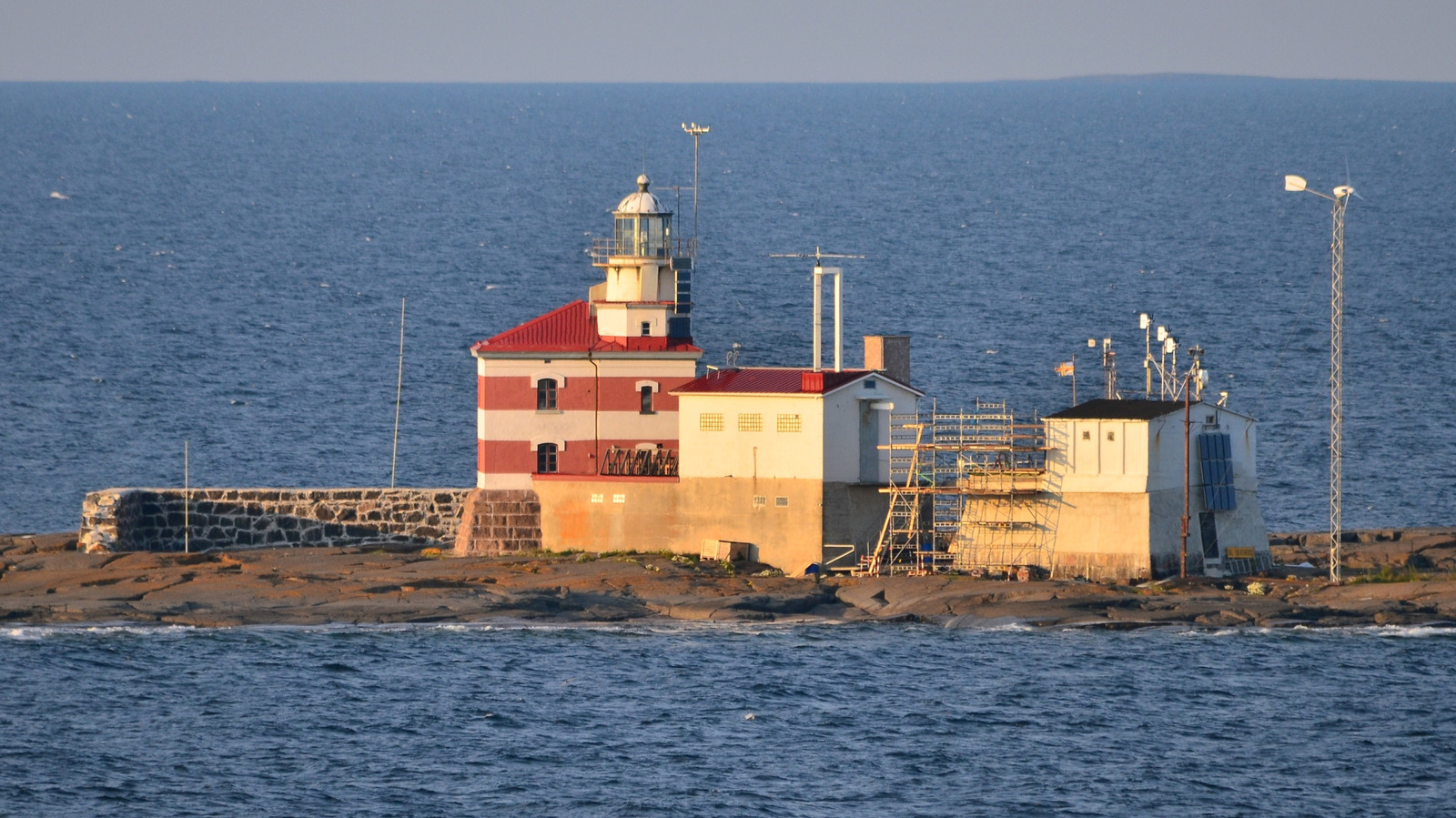 Cette petite île est divisée entre deux pays européens (et vous pouvez traverser la frontière en moins d'une minute)