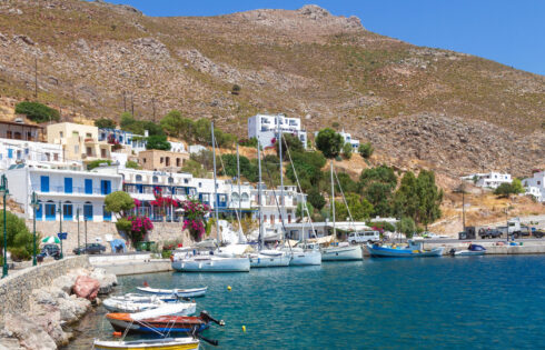 La première `` île zéro-déchet '' du monde est une destination de vacances serein et préservée en Grèce avec des plages parfaites
