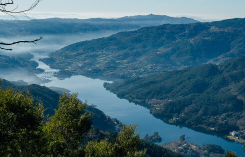 Le seul parc national du Portugal est une évasion verdoyante sauvage débordante de cascades et de terrains de camping