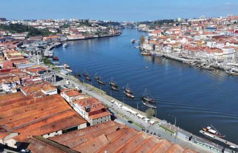 Rick Steves dit que cette destination particulière est une visite incontournable pour la dégustation de vin à Porto