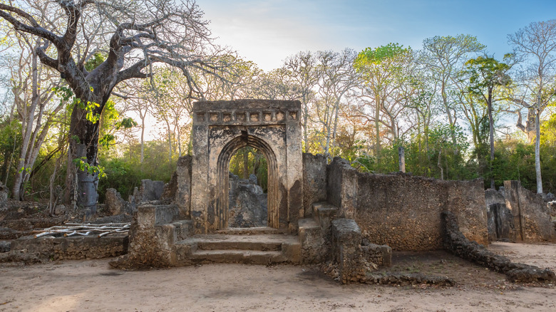Ruines de l'ancienne ville swahili de Gedi