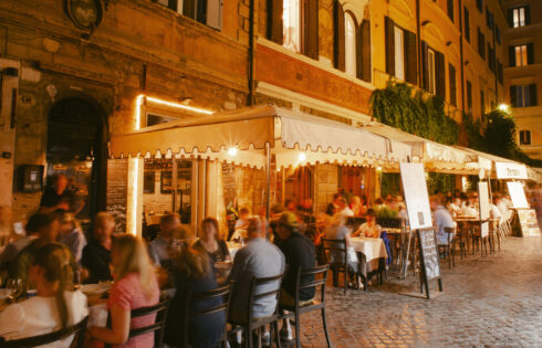 Rick Steves expose ce que font les restaurants italiens très différemment des États-Unis