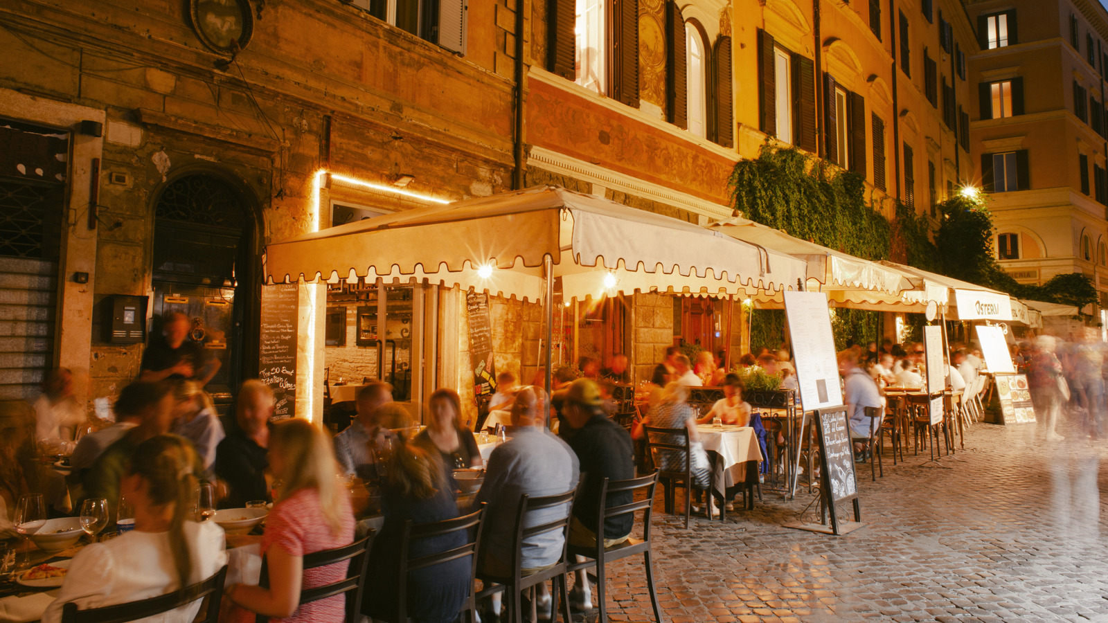 Rick Steves expose ce que font les restaurants italiens très différemment des États-Unis