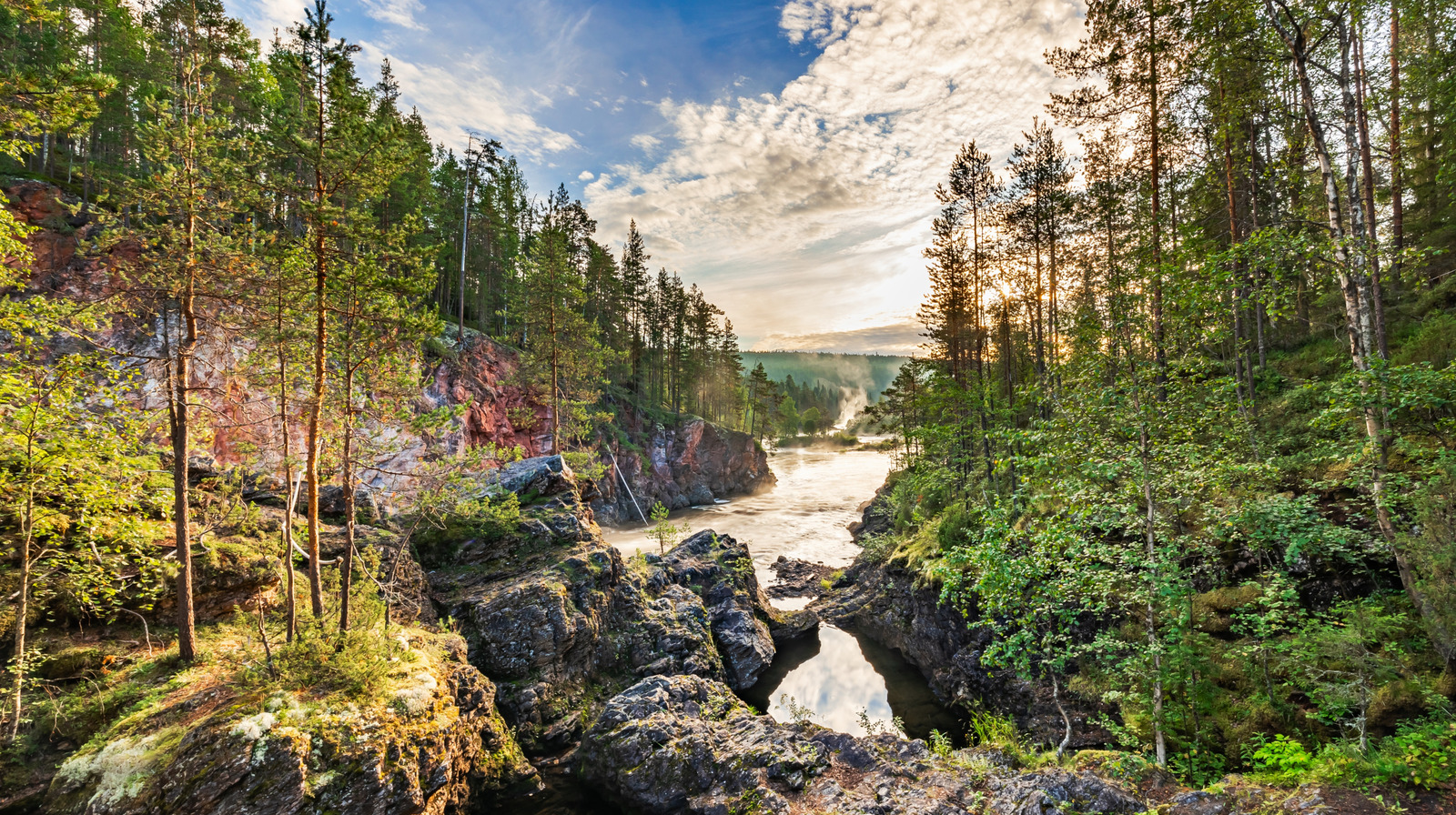 L'un des parcs les plus fous d'Europe offre une randonnée légendaire, des rivières précipitées et des aperçus de la faune insaisissable