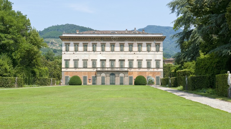 La belle villa Reale di Marlia de Capanni à la tête de jardins