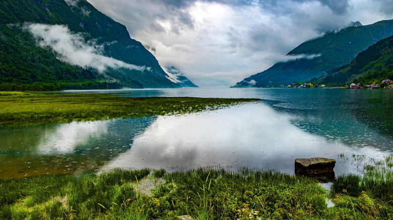 Un lac à JostedalsBreen National Park, Norvège