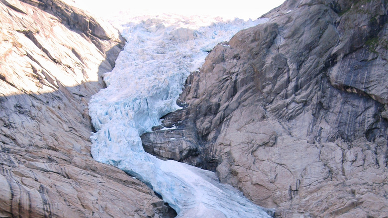 Un glacier dans le parc national de JostedalsBreen, Norvège