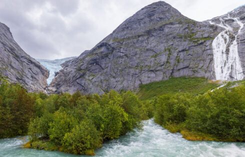 L'un des parcs les plus impressionnants d'Europe offre des randonnées épiques, des chutes s'écraser et un glacier comme aucun autre