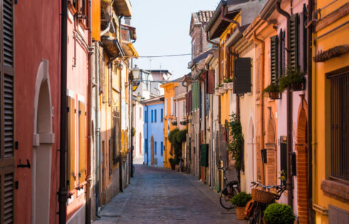 Ce hotspot roman-meets-rivierra est l'une des destinations touristiques les plus surpeuplées d'Europe